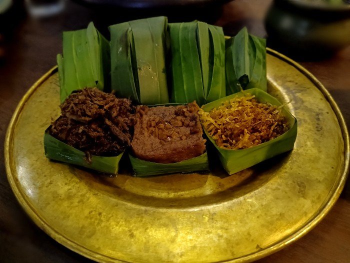 uu dam chay vegan restaurant in hanoi